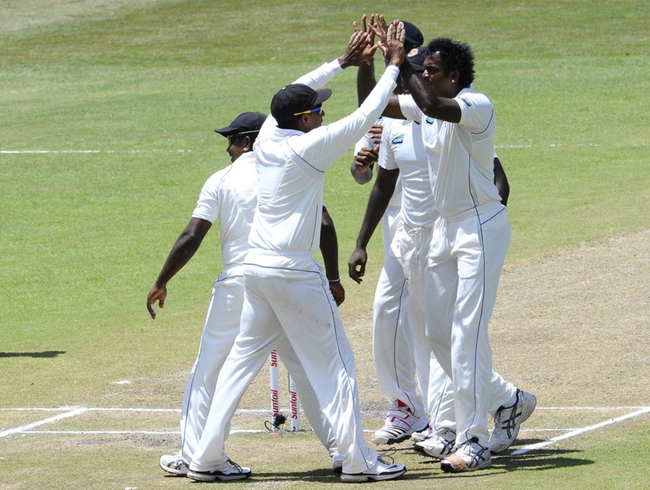 Dilhara Fernando struck in his first over, removing Graeme Smith, South Africa v Sri Lanka, 2nd Test, Durban, 4th day, December 29, 2011