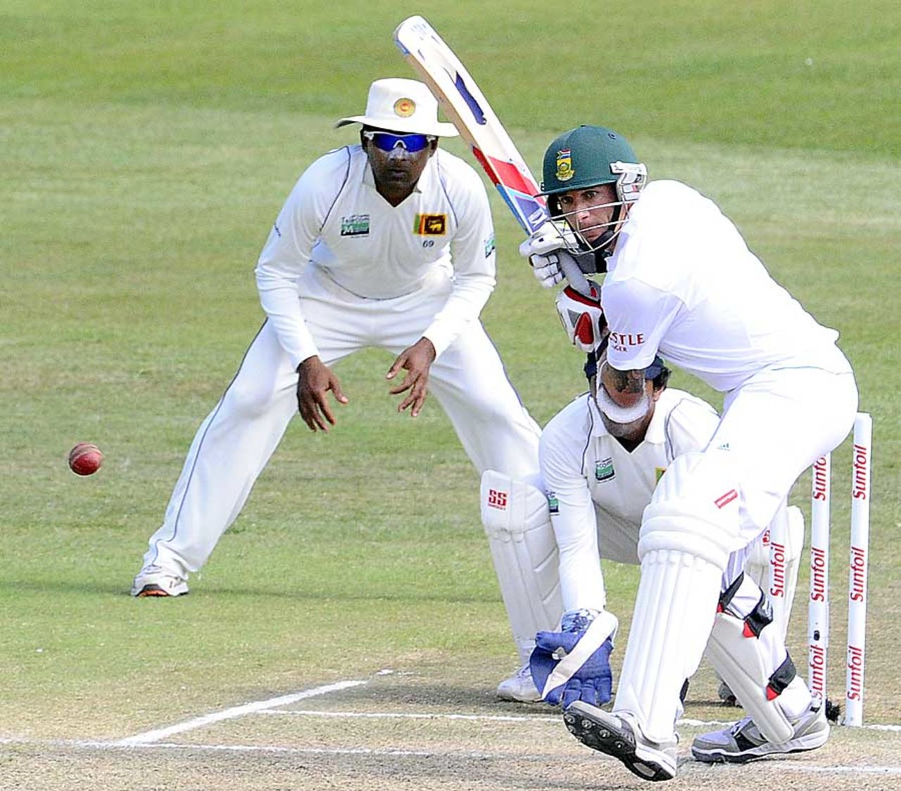 Dale Steyn shapes up to dispatch one, South Africa v Sri Lanka, 2nd Test, Durban, 4th day, December 29, 2011