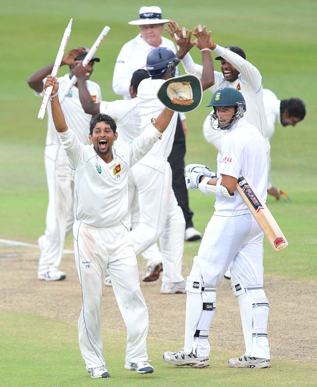 Tillakaratne Dilshan leads Sri Lanka's victory celebrations, South Africa v Sri Lanka, 2nd Test, Durban, 4th day, December 29, 2011