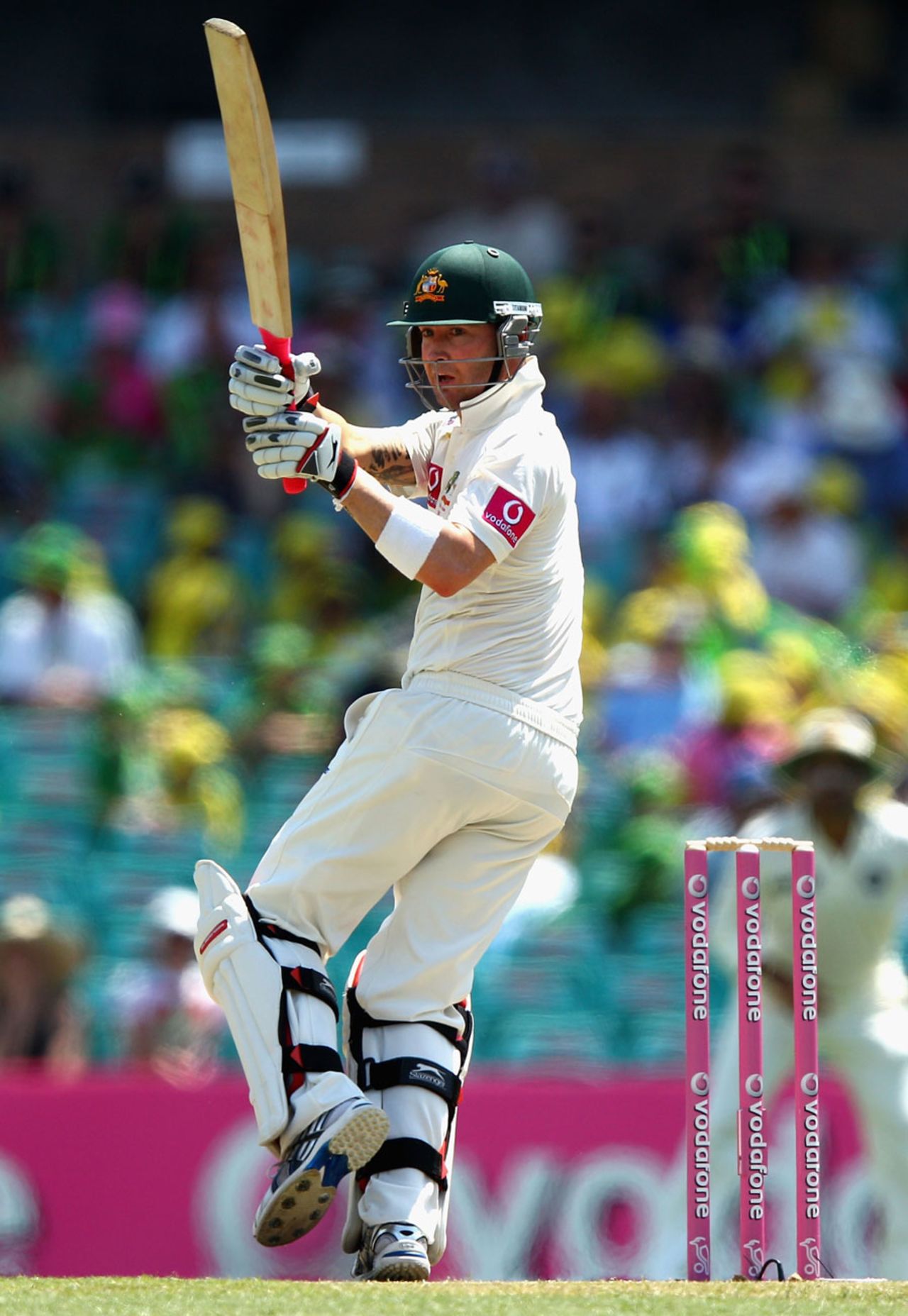 Michael Clarke swivels into a pull, Australia v India, 2nd Test, Sydney, 2nd day, January 4, 2012