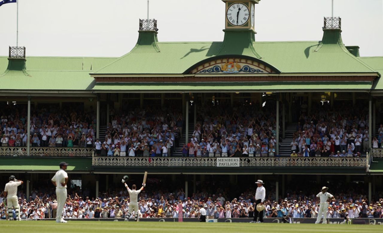 The SCG crowd gives Michael Clarke a standing ovation for scoring a ton, Australia v India, 2nd Test, Sydney, 2nd day, January 4, 2012