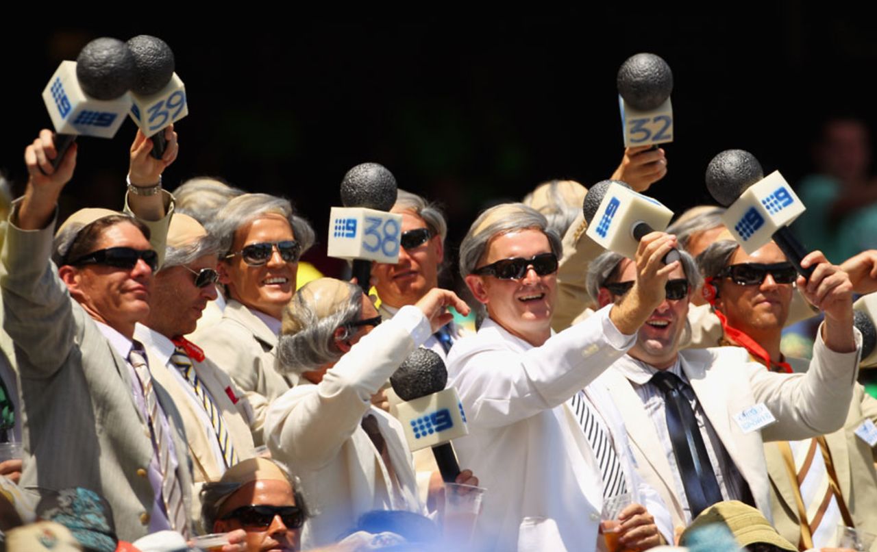 Fans dressed as Richie Benaud cheer at the SCG, Australia v India, 2nd Test, Sydney, 2nd day, January 4, 2012