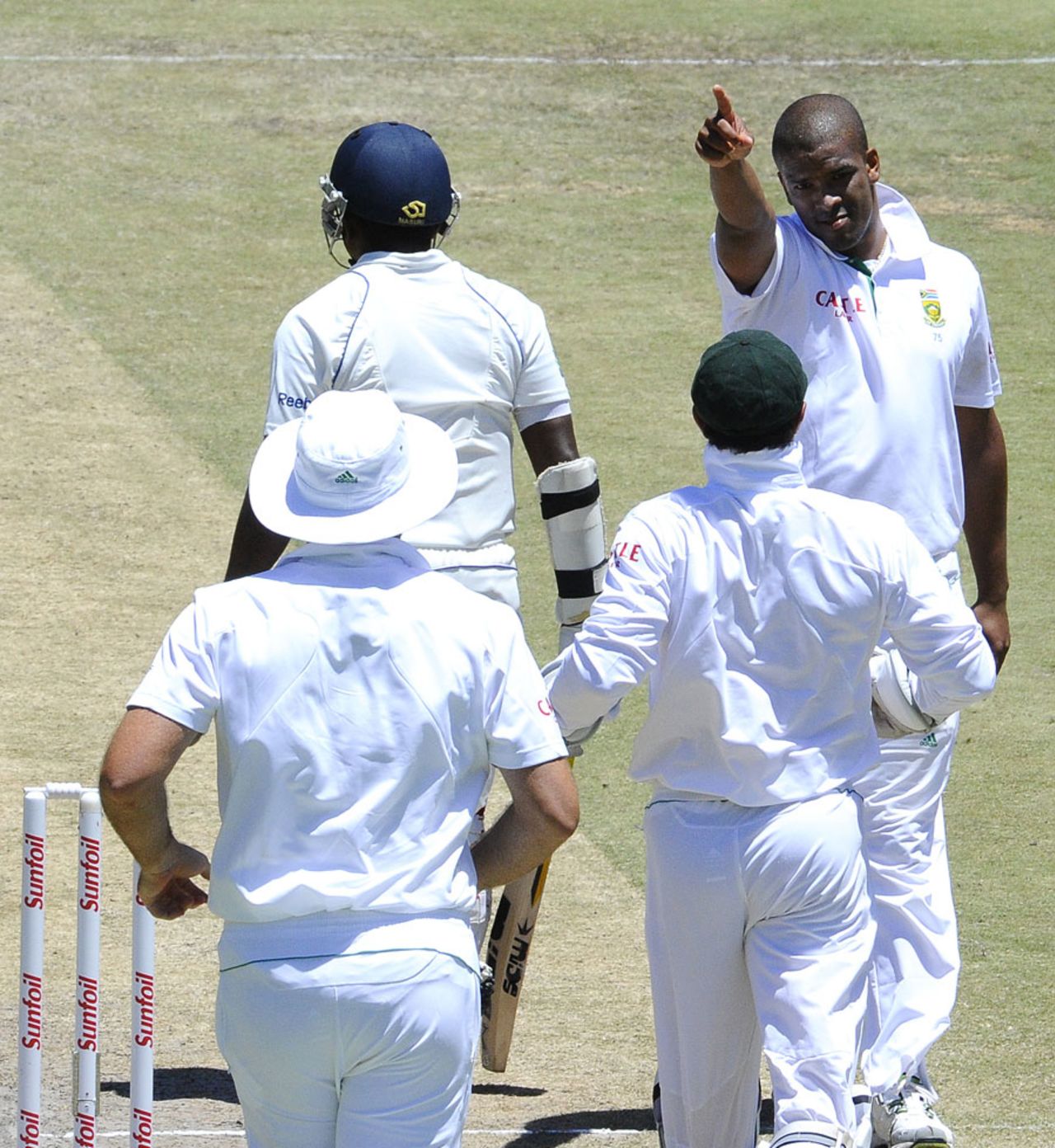 Vernon Philander shows Rangana Herath the way to the dressing room, South Africa v Sri Lanka, 3rd Test, Cape Town, 3rd day, January 5, 2012