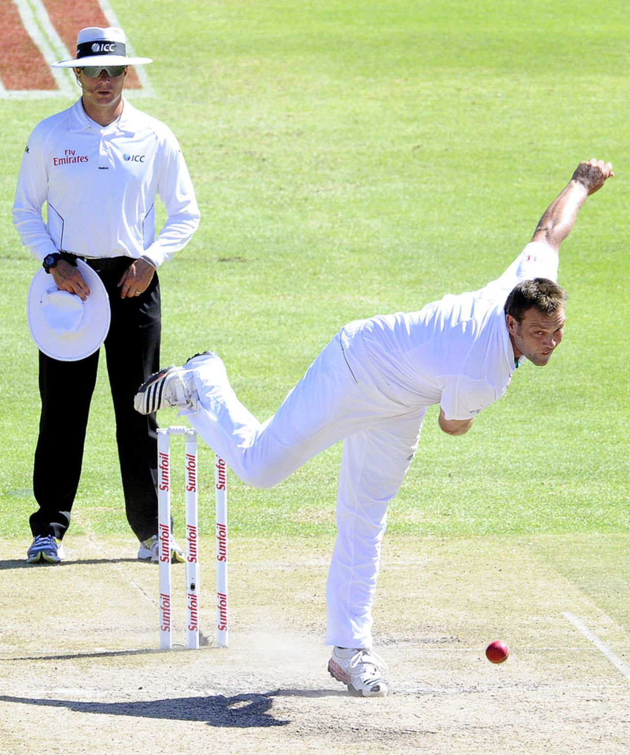 Jacques Kallis' aggressive spell brought the wicket of Lahiru Thirimanne, South Africa v Sri Lanka, 3rd Test, Cape Town, January, 5, 2012