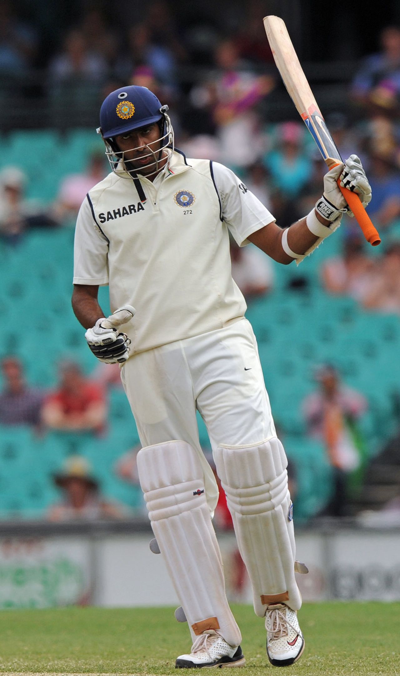 R Ashwin made a brisk 62 down the order, Australia v India, 2nd Test, Sydney, 4th day, January 6, 2012