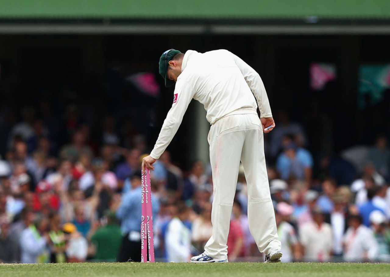 Michael Clarke claims a souvenir after his near-perfect Test, Australia v India, 2nd Test, Sydney, 4th day, January 6, 2012