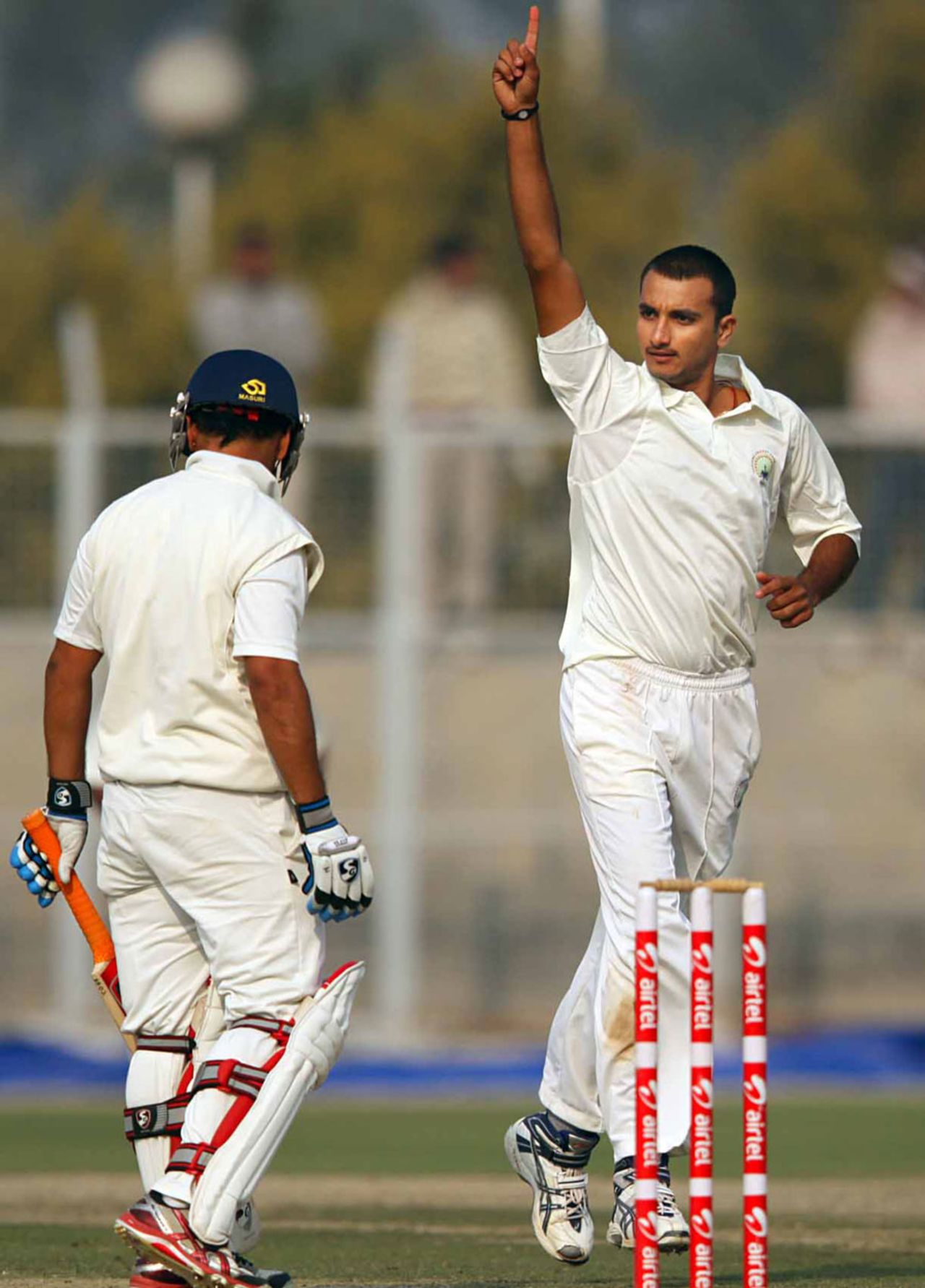 Harshal Patel signals the end of Robin Bist, Haryana v Rajasthan, 1st semi-final, Ranji Trophy 2011-12, Lahli, 2nd day, January 11, 2012 
