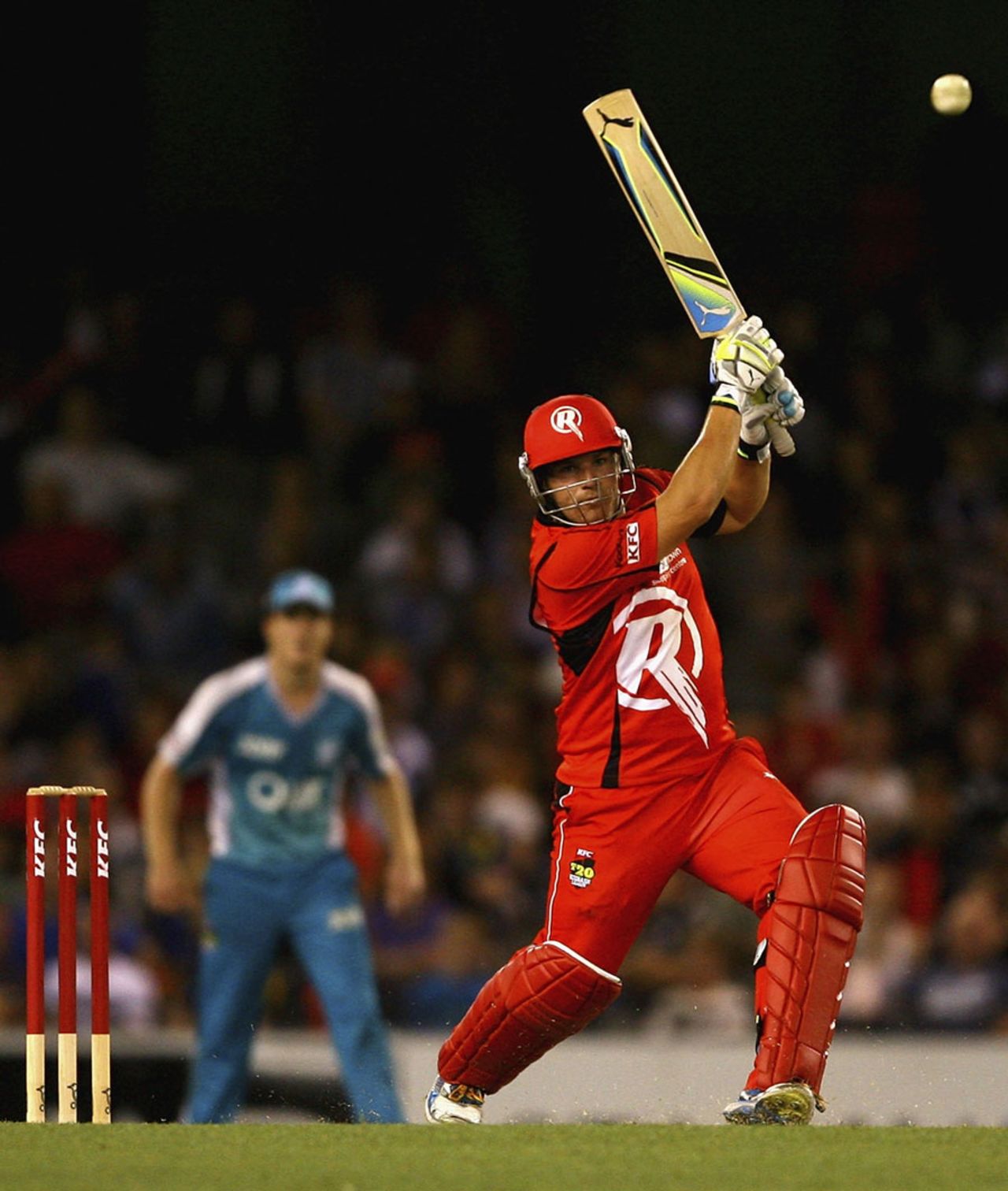Aaron Finch top-scored for the Renegades with 72, Melbourne Renegades v Brisbane Heat, BBL, Melbourne, January 12, 2012