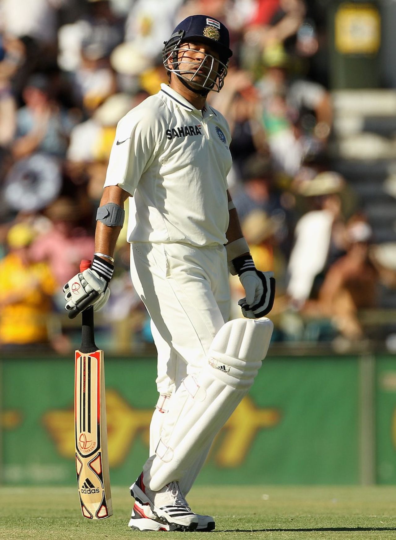 Sachin Tendulkar walks back in disappointment, Australia v India, 3rd Test, Perth, 2nd day, January 14, 2012