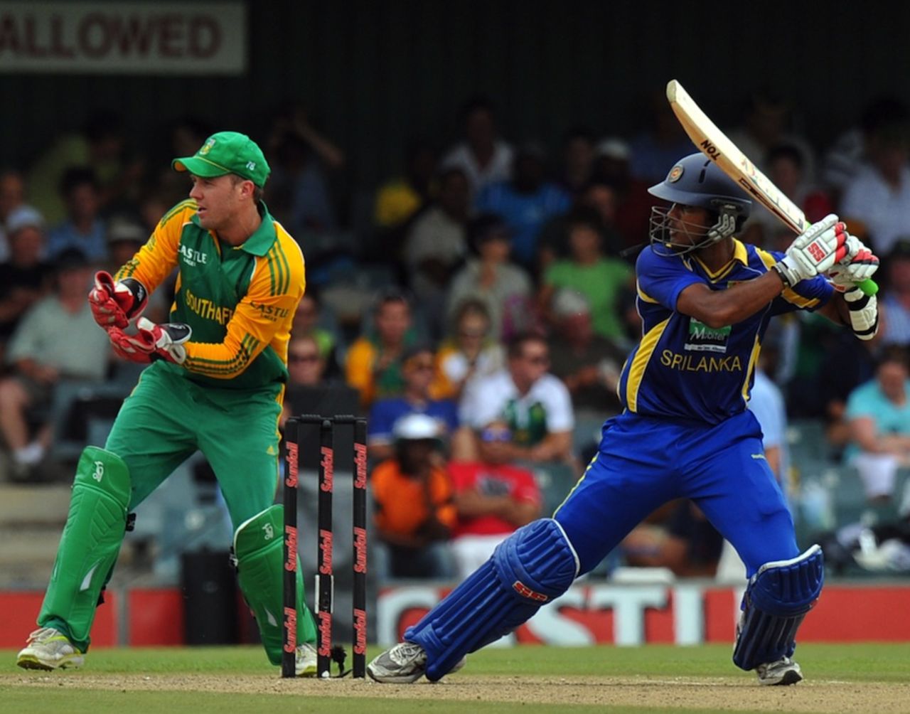 Dinesh Chandimal cuts behind point, South Africa v Sri Lanka, 2nd ODI, East London, January 14, 2012