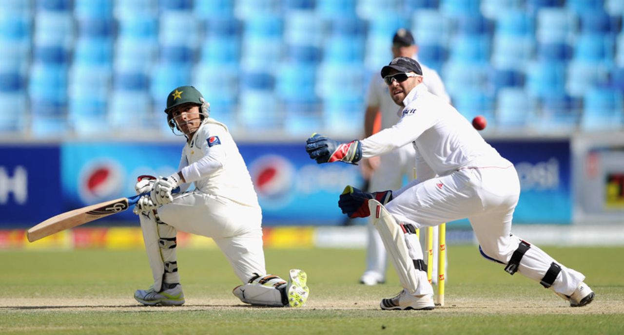 Adnan Akmal went on to a very useful half-century on the third morning, Pakistan v England, 1st Test, Dubai, 3rd day, January 19, 2012