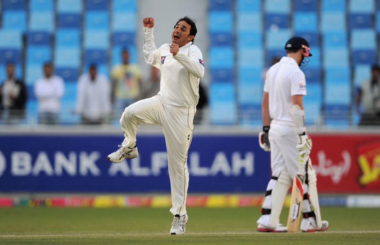 Saeed Ajmail celebrates taking 10 wickets in the match, Pakistan v England, 1st Test, Dubai, 3rd day, January 19, 2012