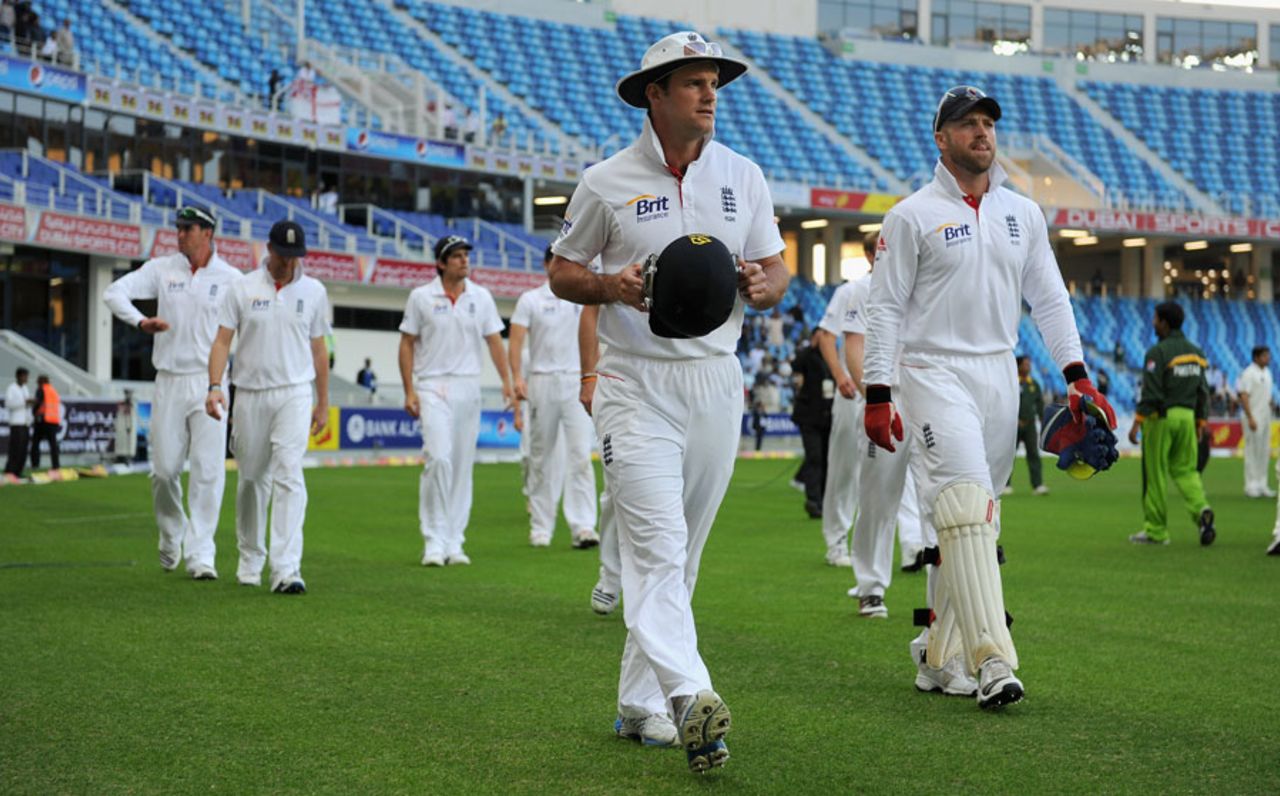 A demoralised England leave the field after a heavy defeat, Pakistan v England, 1st Test, Dubai, 3rd day, January 19, 2012