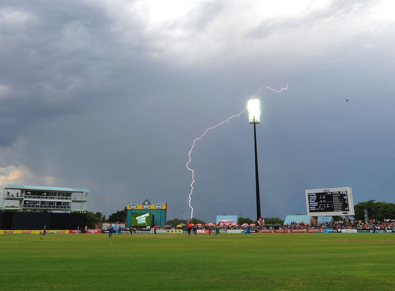 Lightning in Kimberley, South Africa v Sri Lanka, 4th ODI, Kimberley, January 20, 2012