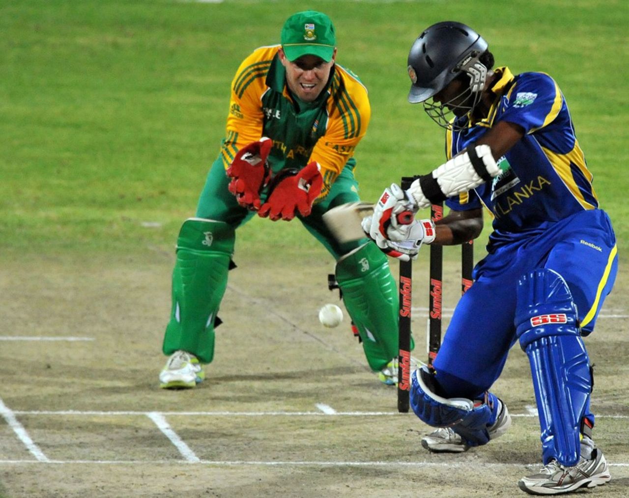 Dinesh Chandimal shapes to cut, South Africa v Sri Lanka, 4th ODI, Kimberley, January 20, 2012