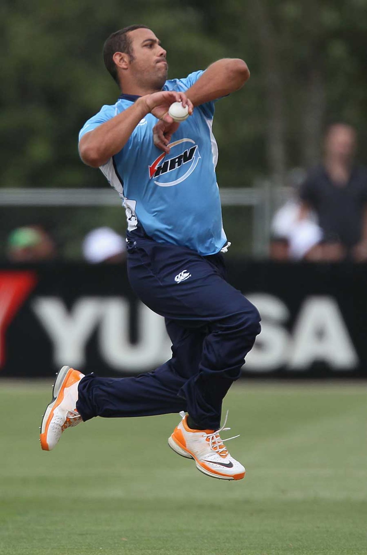 Andre Adams picked up three wickets, Auckland Aces v Canterbury, HRV Cup final, Auckland, January 22, 2012
