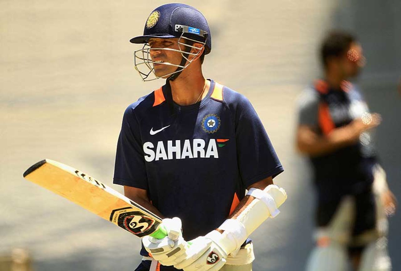 Rahul Dravid bats at the nets in Adelaide, Adelaide Oval, January 22, 2012