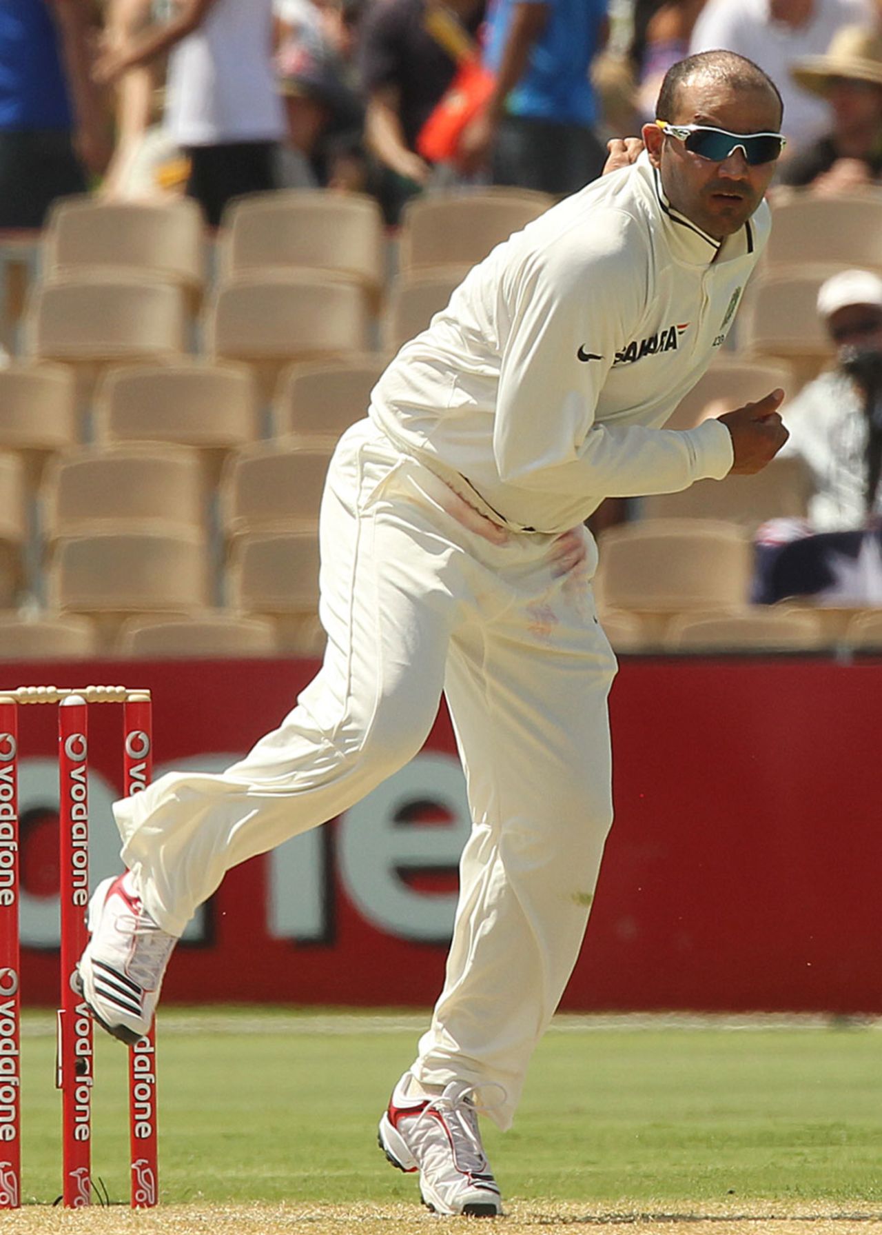 Virender Sehwag has a bowl, Australia v India, 4th Test, Adelaide, 1st day, January 24, 2012