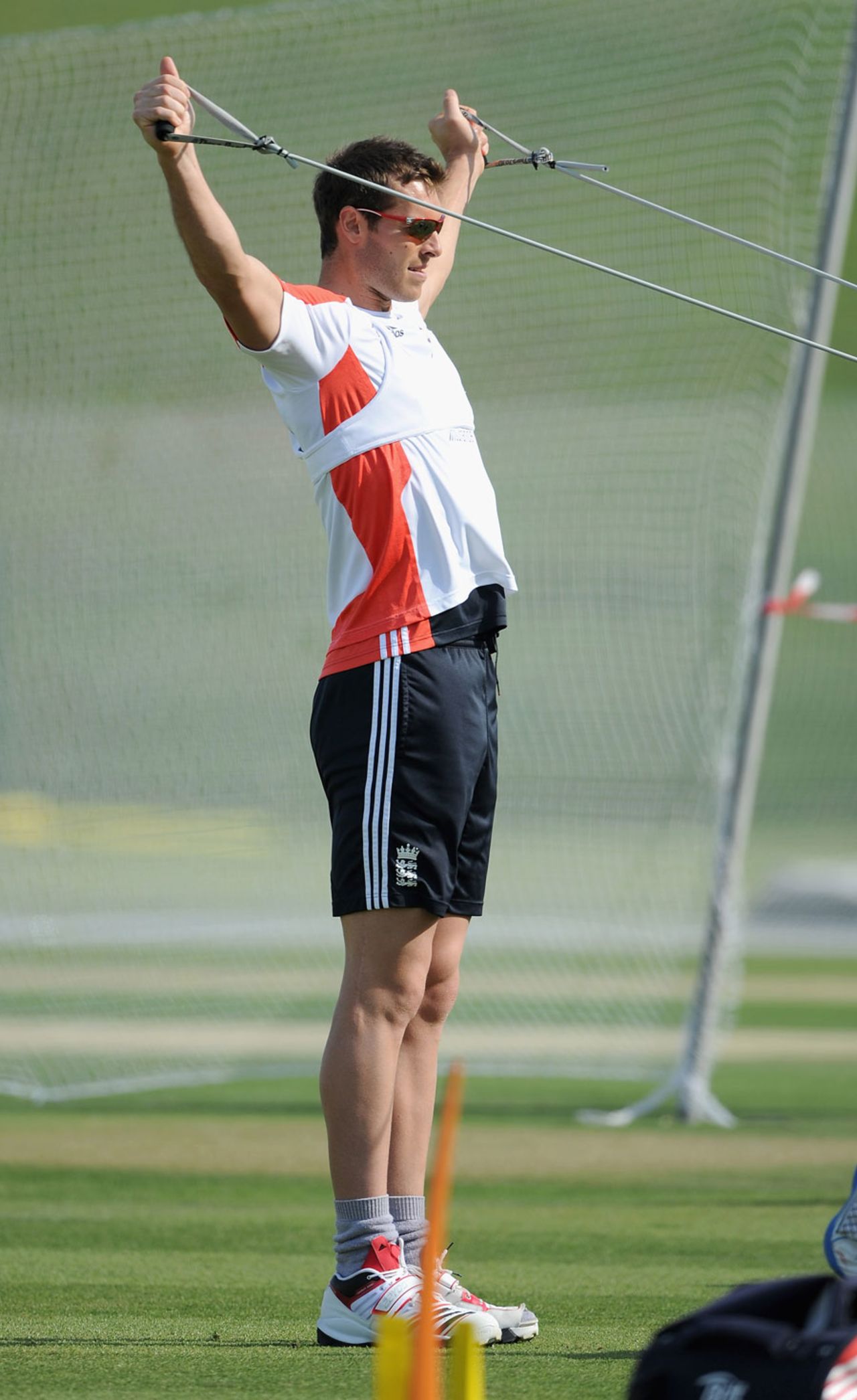 Chris Tremlett in resistance training during England practise, Abu Dhabi, January, 23, 2012
