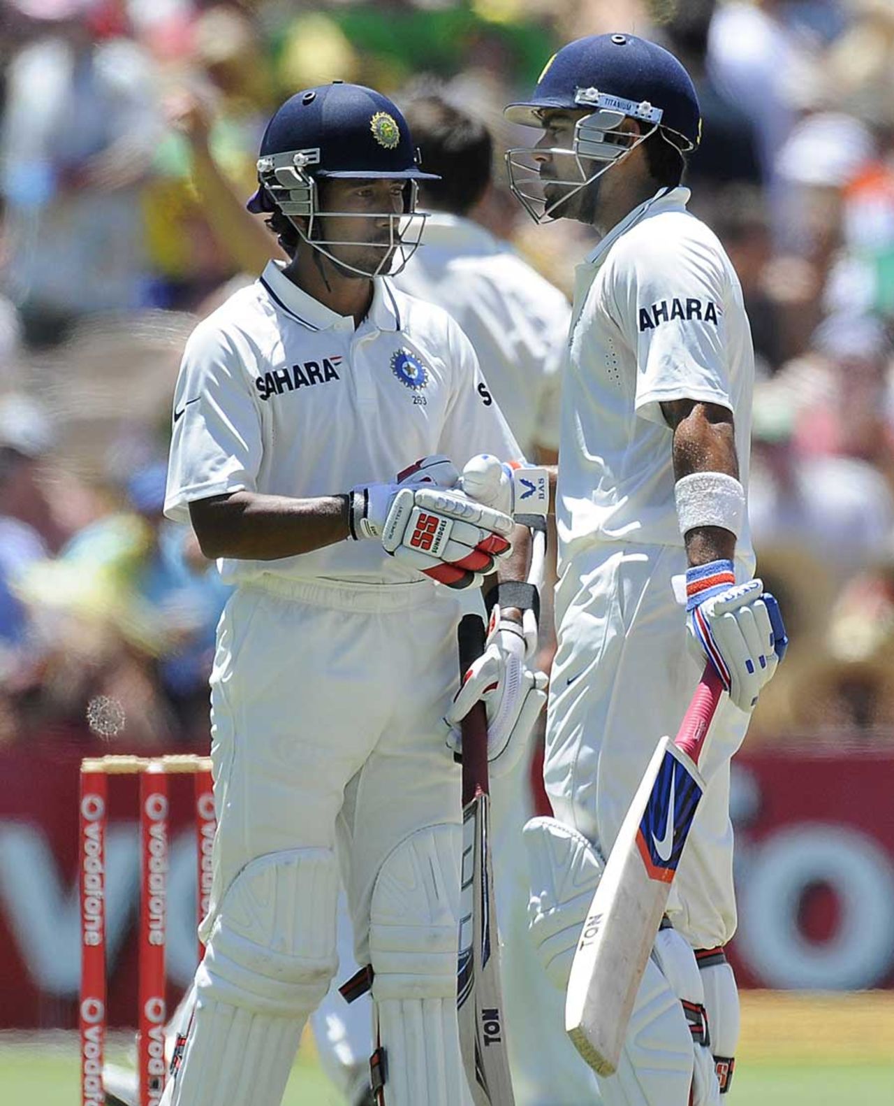 Wriddhiman Saha and Virat Kohli stablilised the Indian innings, Australia v India, 4th Test, Adelaide, 3rd day, January 26, 2012