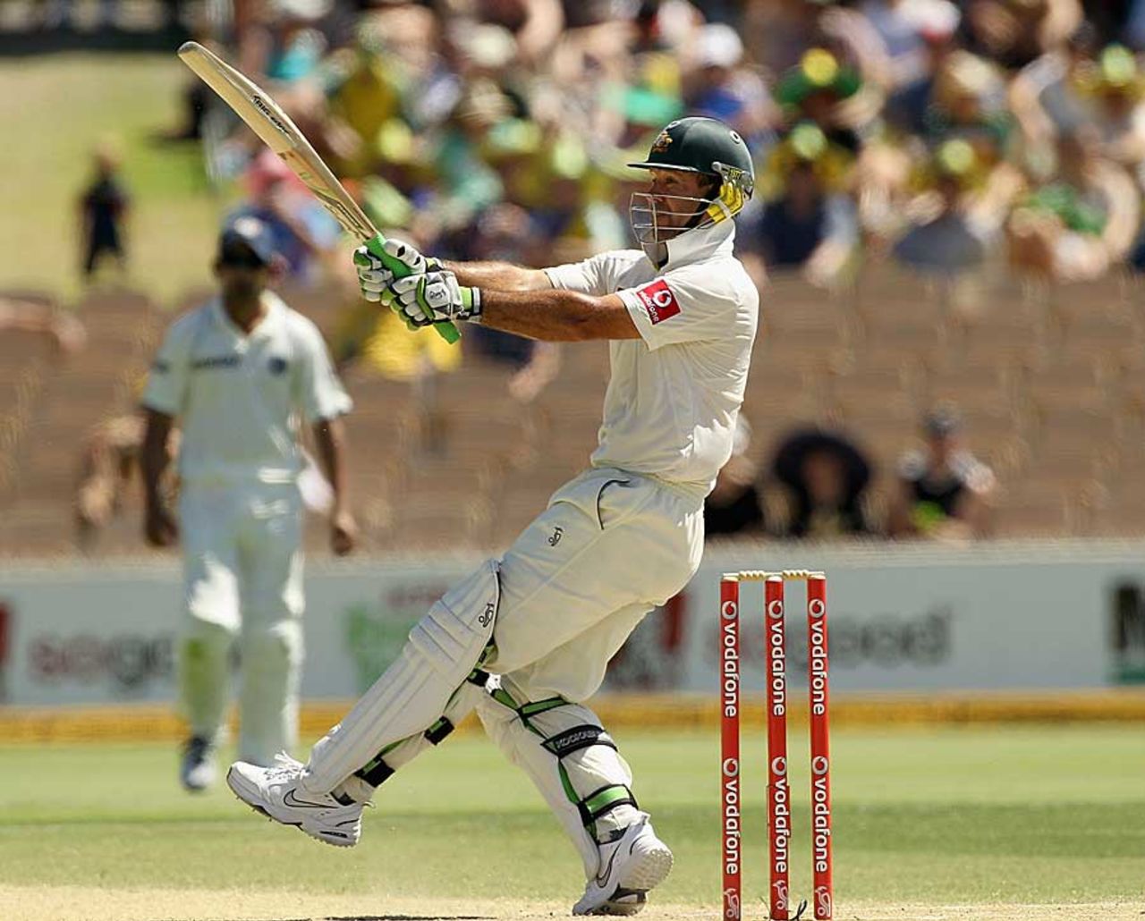 Ricky Ponting pulls as Australia piled on their lead Australia v India, 4th Test, Adelaide, 4th day, January 27, 2012