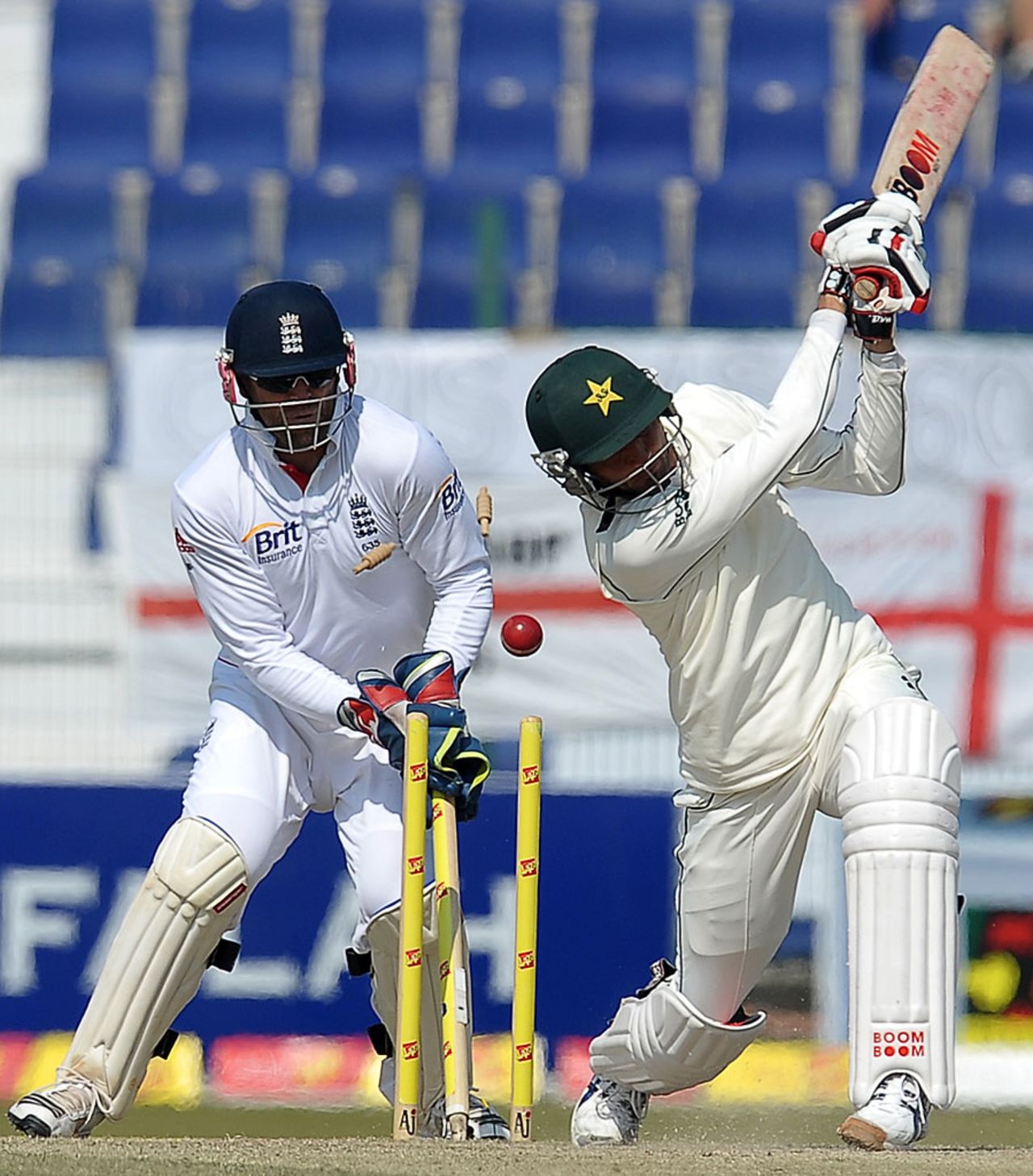 Junaid Khan swings and is bowled by Monty Panesar, Pakistan v England, 2nd Test, Abu Dhabi, 4th day, January 28, 2012