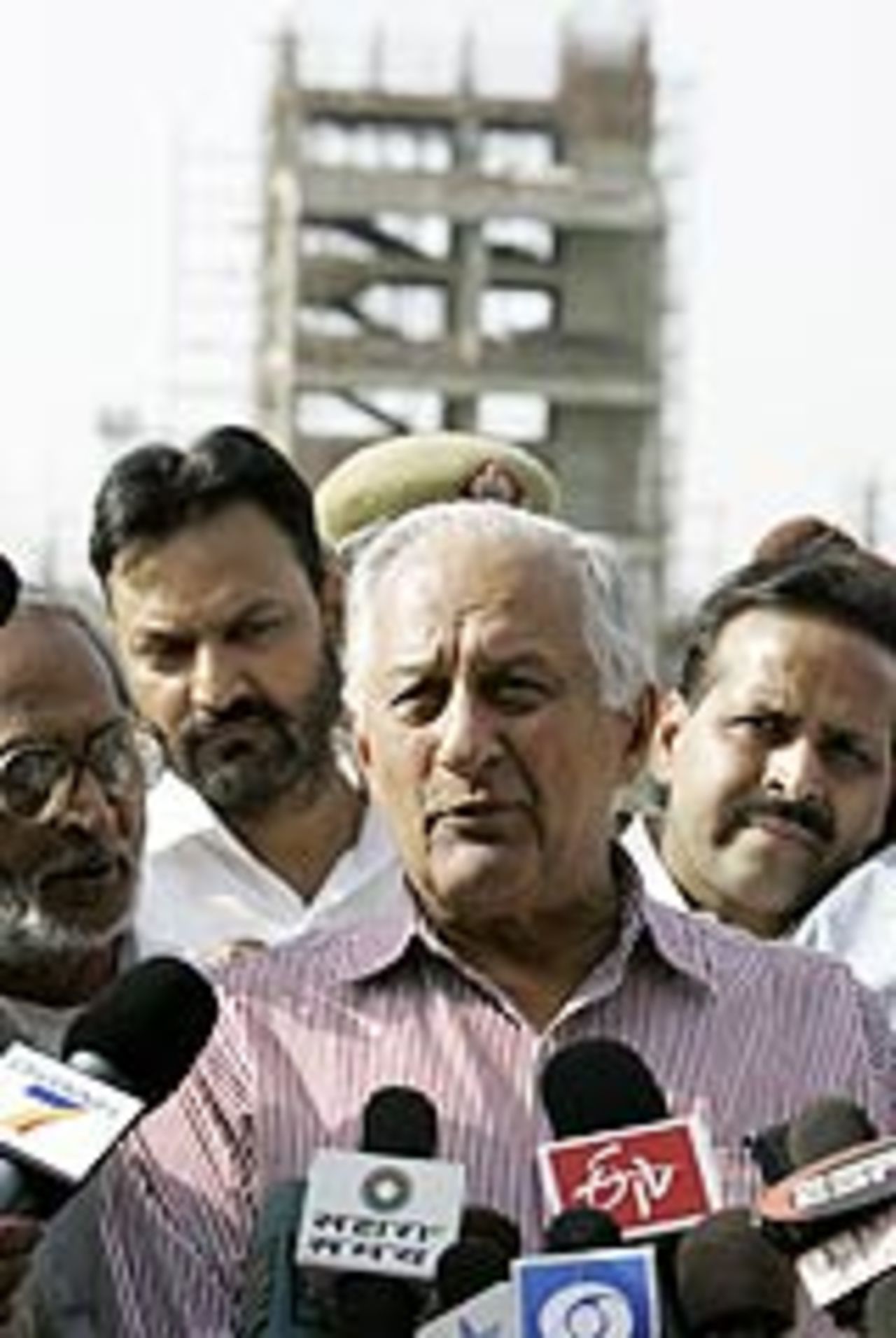 Shaharyar Khan inspects the Ferozshah Kotla ground which is to host the final one-dayer, March 29, 2005