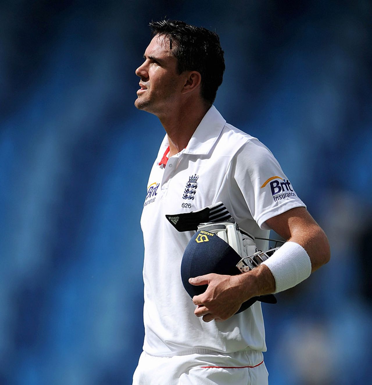 Kevin Pietersen walks back after another failure, Pakistan v England, 3rd Test, Dubai, 4th day, February 6, 2012 