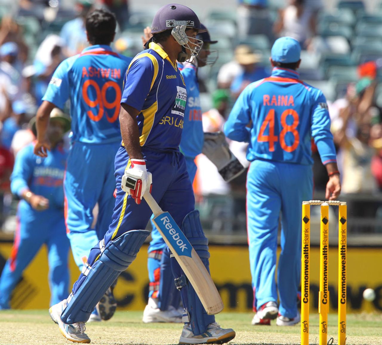 Mahela Jayawardene walks back after holing out off R Ashwin, India v Sri Lanka, CB Series, 2nd ODI, Perth, February 8, 2012