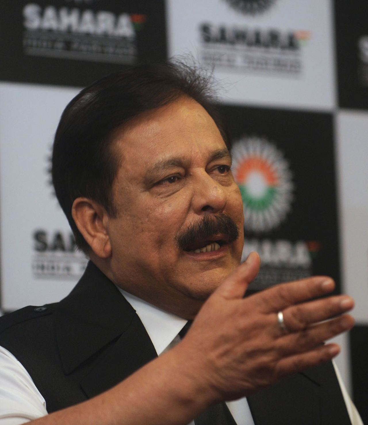 Sahara group chairman Subrata Roy at a press conference, Mumbai, February 4, 2012