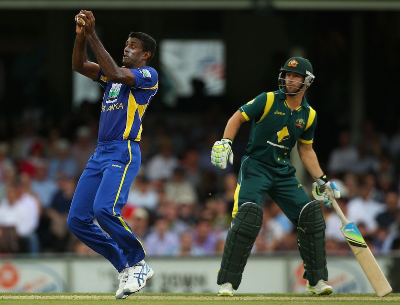 Farveez Maharoof has Ricky Ponting caught and bowled, Australia v Sri Lanka, CB Series, Sydney, February 17, 2012