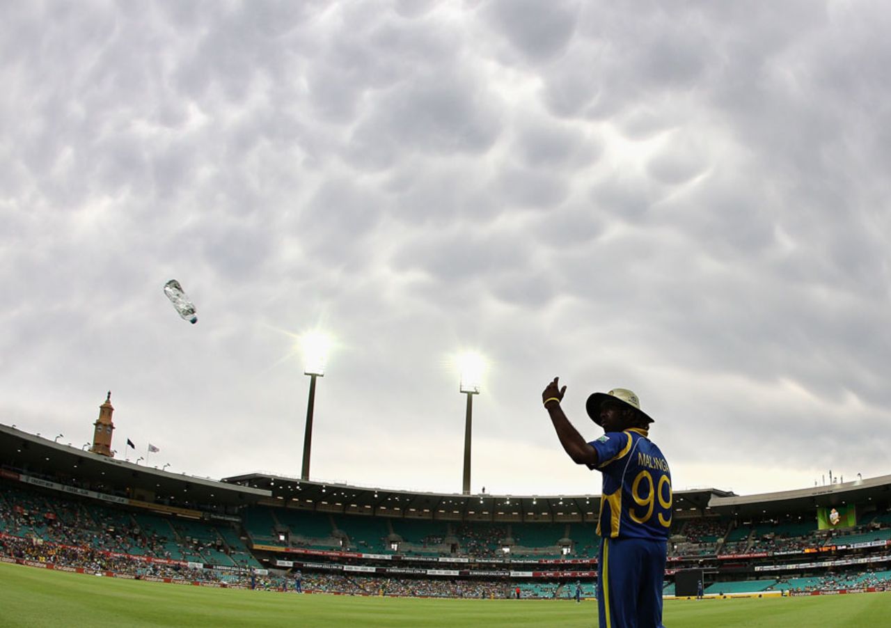Rain clouds gather over the Sydney Cricket Ground, Australia v Sri Lanka, CB Series, Sydney, February 17, 2012