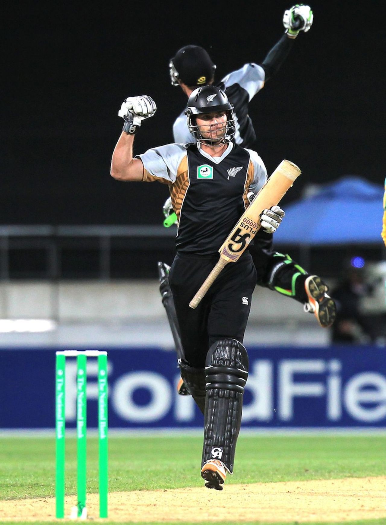 James Franklin celebrates the victory, New Zealand v South Africa, 1st Twenty20 international, Wellington, February 17, 2012