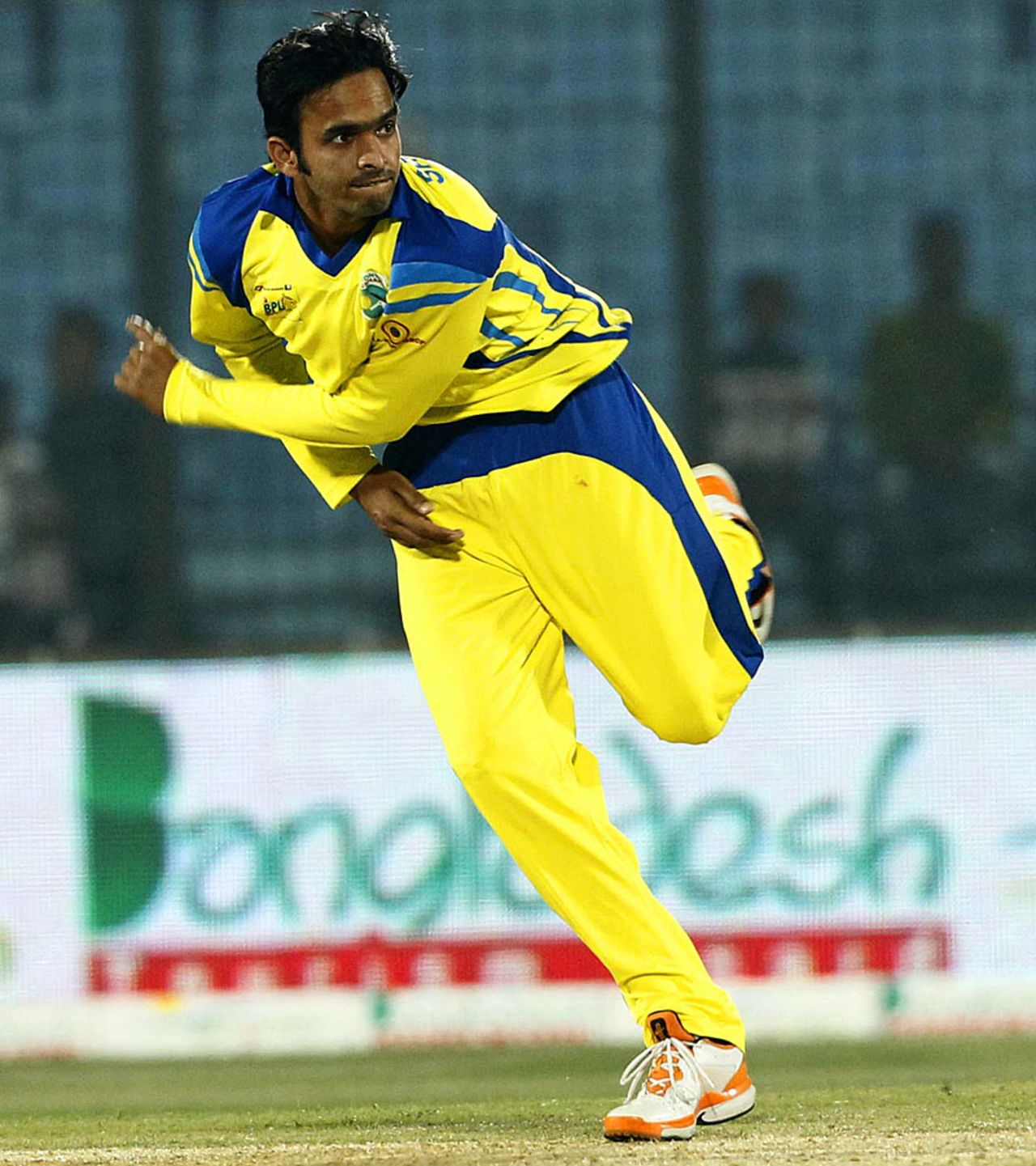 Saqlain Sajib took 3 for 22 for Rajshahi, Chittagong Kings v Duronto Rajshahi, BPL, Chittagong, February 18, 2012