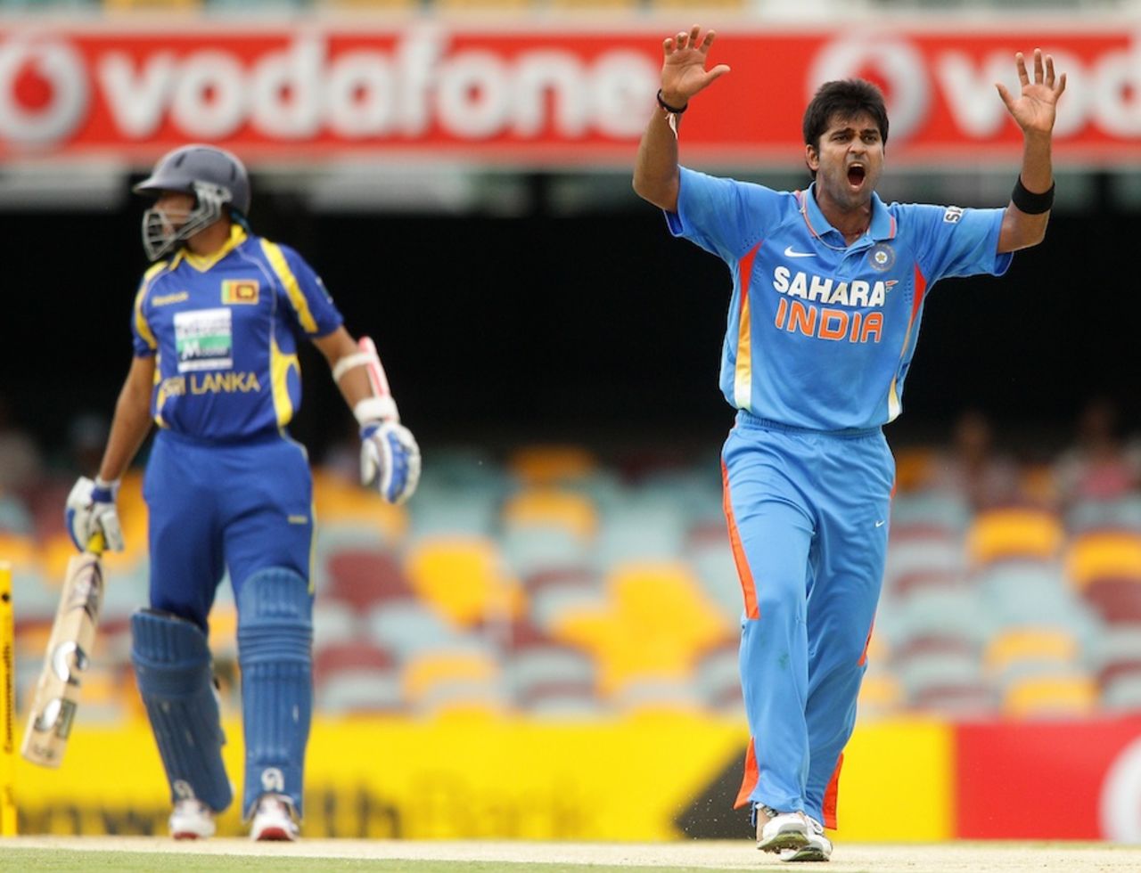 Vinay Kumar appeals against Tillakaratne Dilshan, India v Sri Lanka, CB Series, Brisbane, February 21, 2012