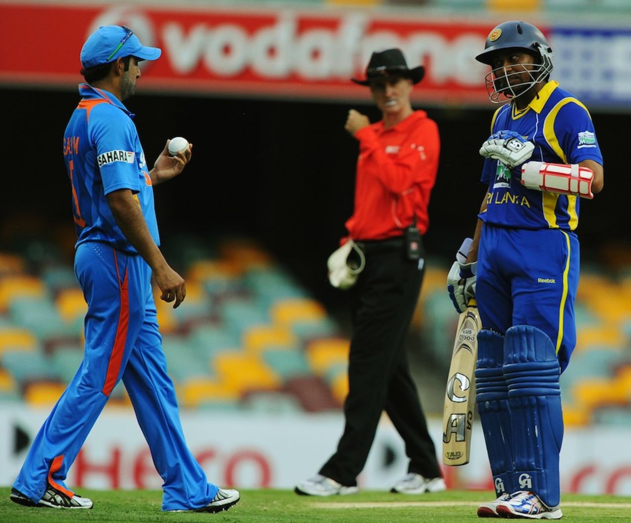 Tillakaratne Dilshan has a word with Gautam Gambhir, India v Sri Lanka, CB Series, Brisbane, February 21, 2012