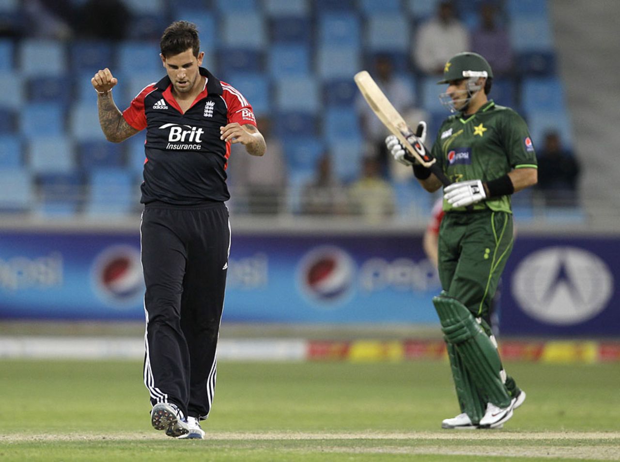 Jade Dernbach ended with 4 for 45 on his comeback, Pakistan v England, 4th ODI, Dubai, February 21, 2012