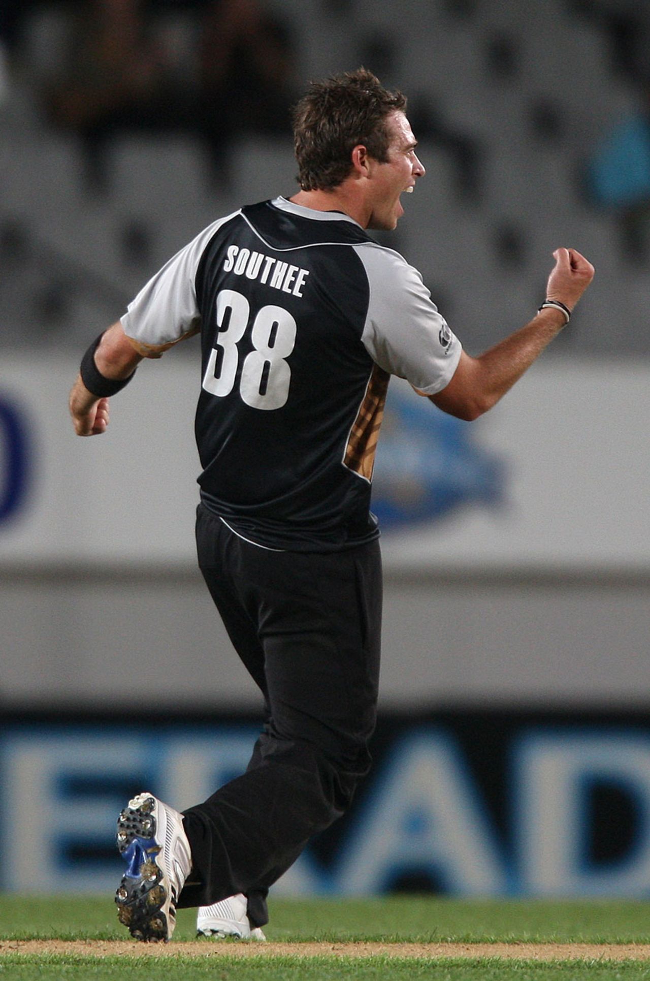 Tim Southee celebrates a wicket, New Zealand v South Africa, 3rd Twenty20, Auckland, February 22, 2012