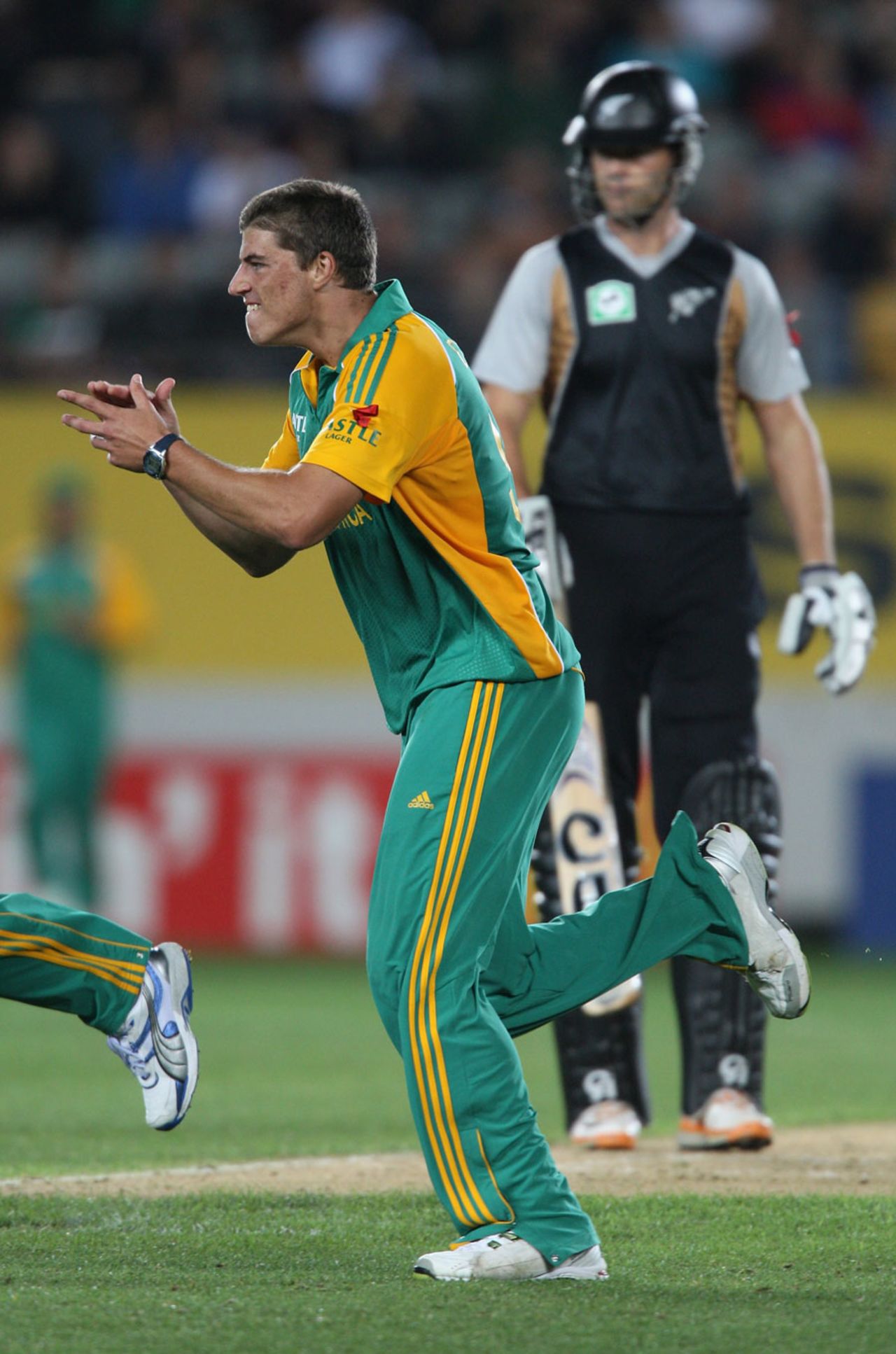 Marchant de Lange held his nerve in the final over, New Zealand v South Africa, 3rd Twenty20, Auckland, February 22, 2012