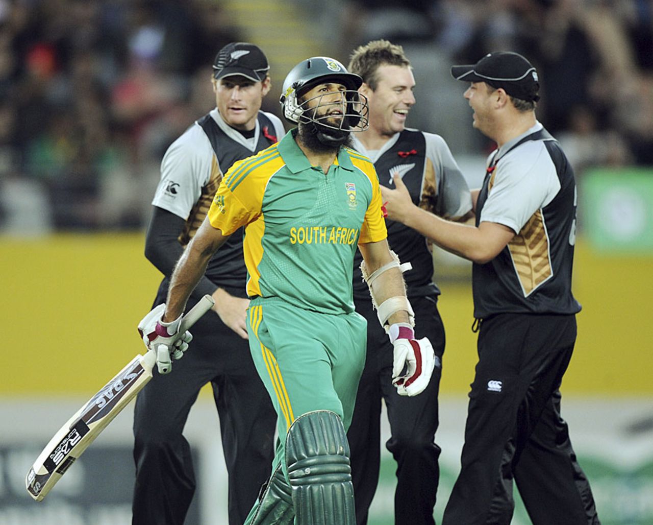 Hashim Amla walks off for 33, New Zealand v South Africa, 3rd Twenty20, Auckland, February 22, 2012