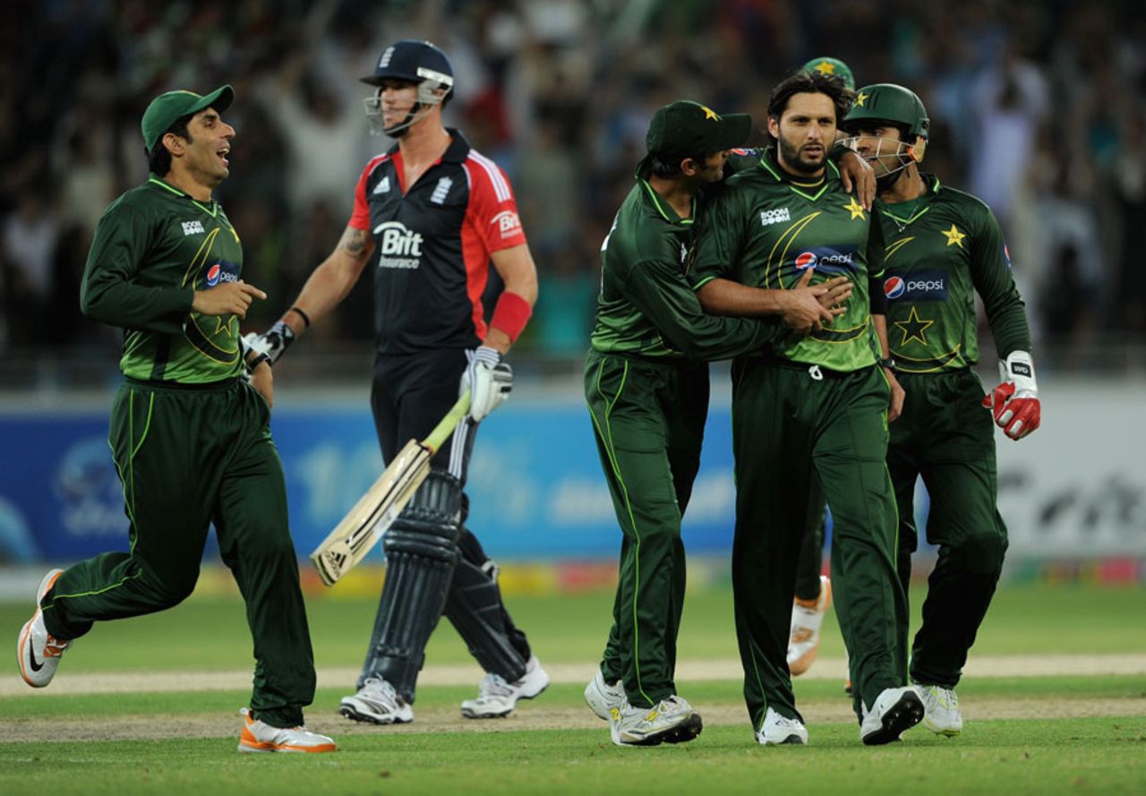 Kevin Pietersen holed out in the deep off Shahid Afridi, Pakistan v England, 1st T20, Dubai, February, 23, 2012