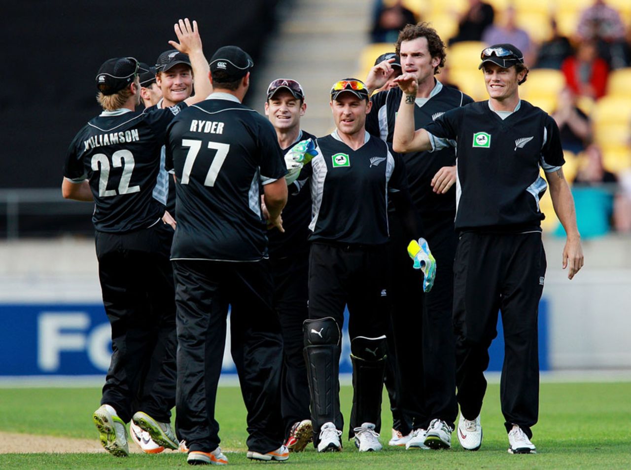 New Zealand get together after a wicket, New Zealand v South Africa, 1st ODI , Wellington, February 25, 2012