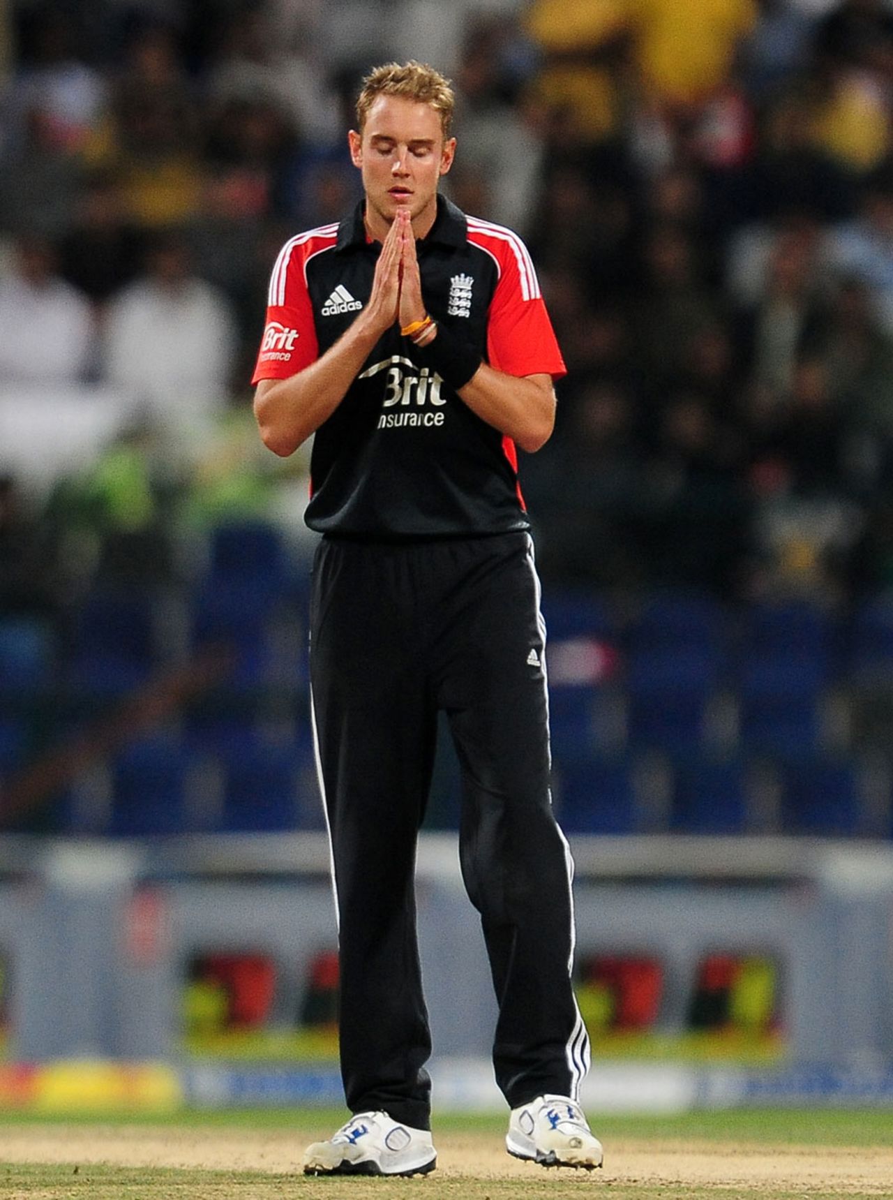Stuart Broad sought divine intervention in the closing stages, Pakistan v England, 3rd Twenty20, Abu Dhabi, February 27, 2012
