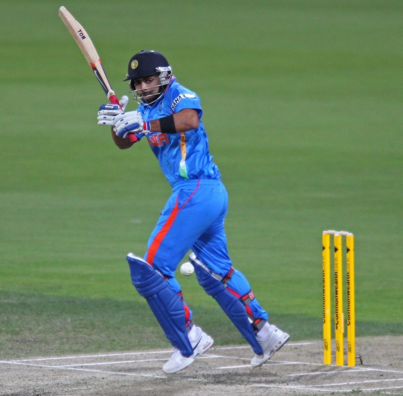 Virat Kohli led India's chase of 321, India v Sri Lanka, CB series, Hobart, February 28, 2012