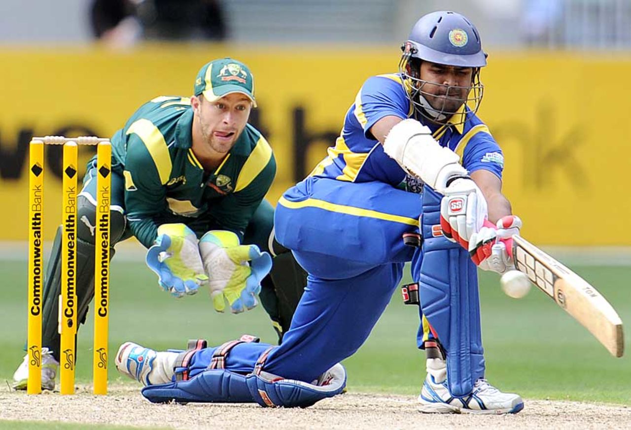 Lahiru Thirimanne sweeps , Australia v Sri Lanka, CB series, Melbourne, March 2, 2012