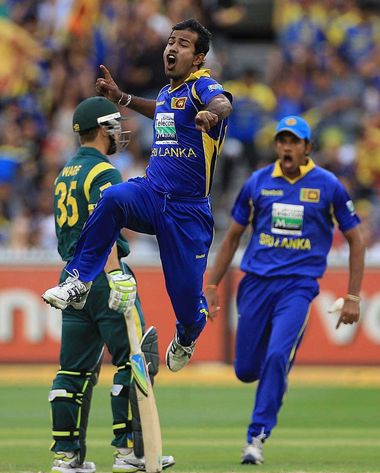 Nuwan Kulasekara is elated after dismissing Matthew Wade , Australia v Sri Lanka, CB series, Melbourne, March 2, 2012