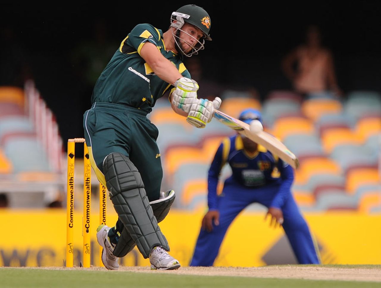 Matthew Wade wallops the ball, Australia v Sri Lanka, Brisbane, CB Series 1st final, March 4, 2012