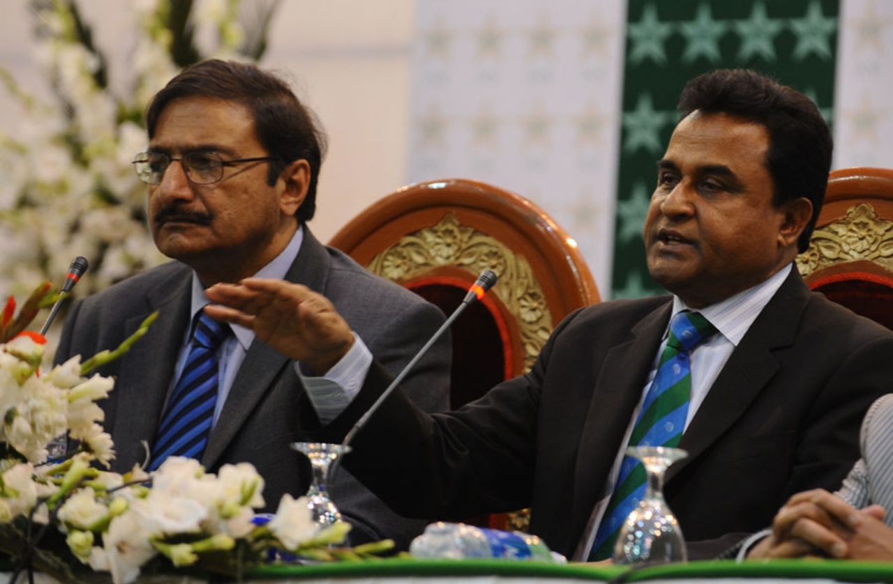 Zaka Ashraf and Mustafa Kamal at a press conference, Lahore, March 4, 2012