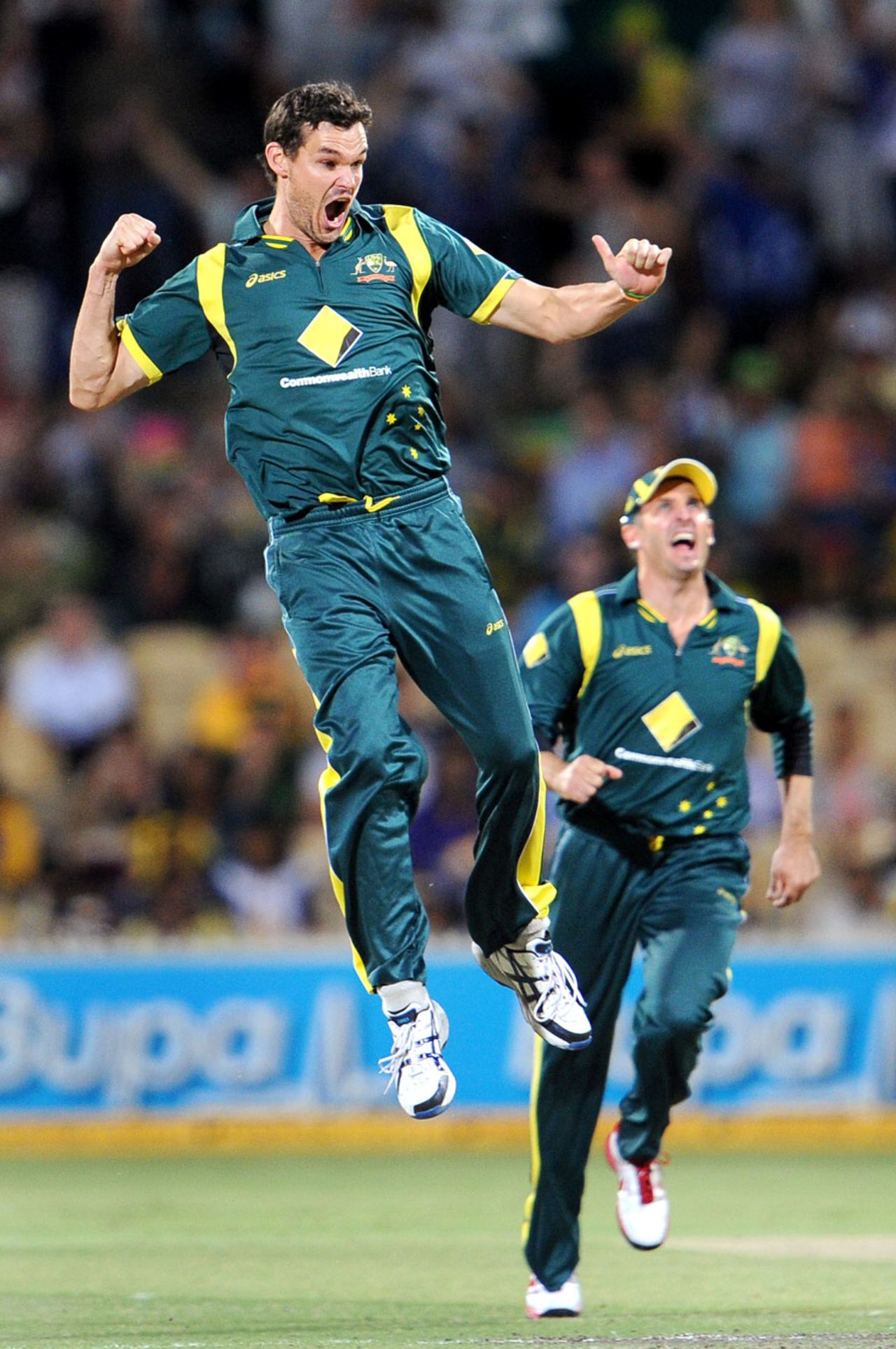 Clint McKay claimed a five-for, Australia v Sri Lanka, CB Series, 3rd final, Adelaide, March 8, 2012