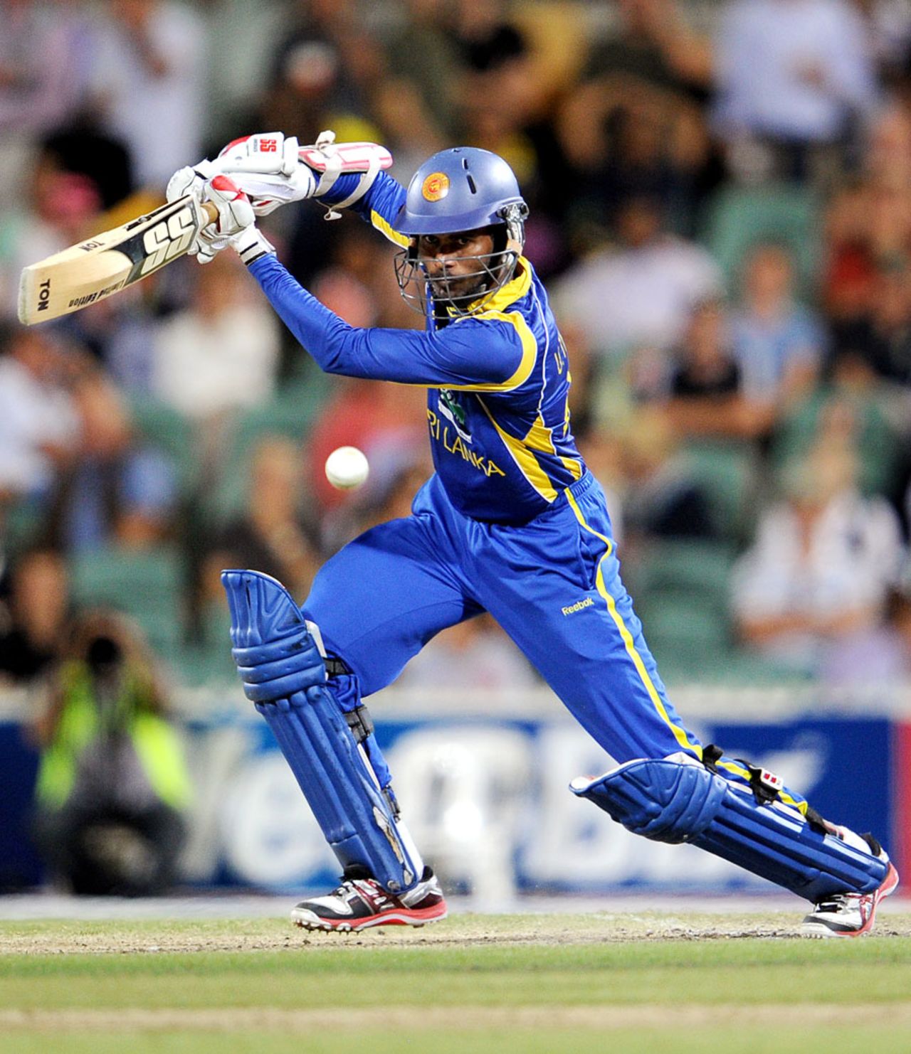 Upul Tharanga top scored with 71, Australia v Sri Lanka, CB Series, 3rd final, Adelaide, March 8, 2012